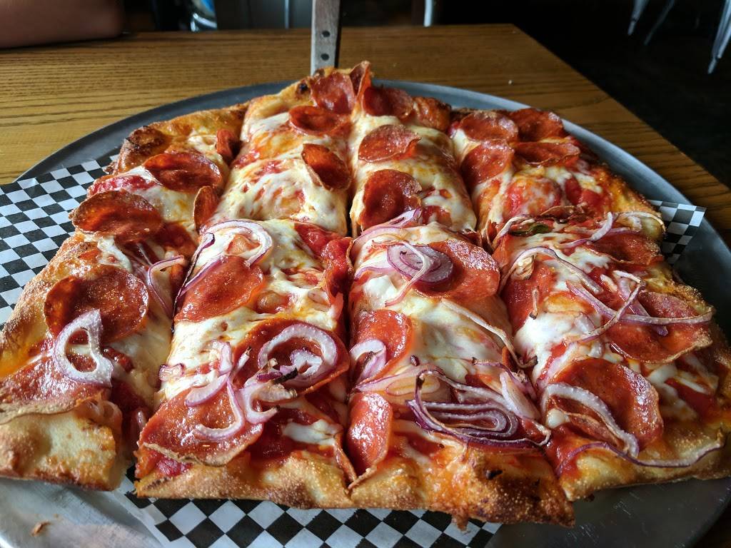 Caliente Pizza & Drafthouse | restaurant | 329 Castle Shannon Blvd, Pittsburgh, PA 15234, USA | 4123445566 OR +1 412-344-5566