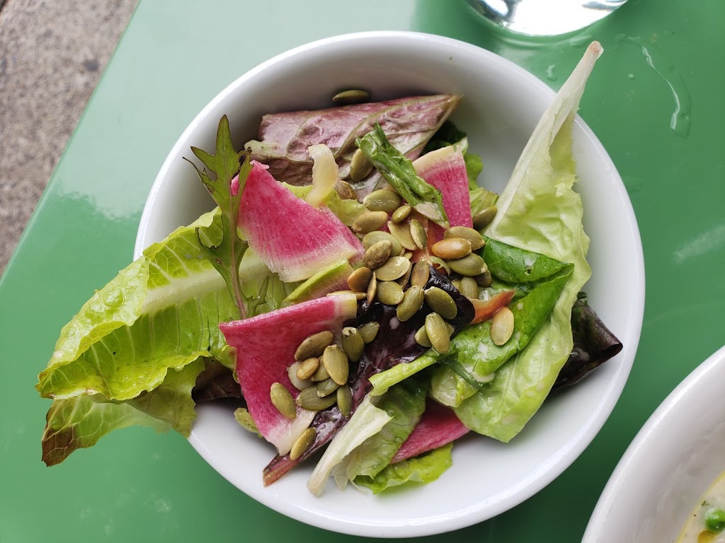 The Fireside | restaurant | 801 NW 23rd Ave, Portland, OR 97210, USA | 5034779505 OR +1 503-477-9505