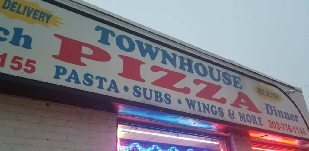 Town House Pizza | meal delivery | 246 Kimberly Ave, New Haven, CT 06519, USA | 2037761155 OR +1 203-776-1155