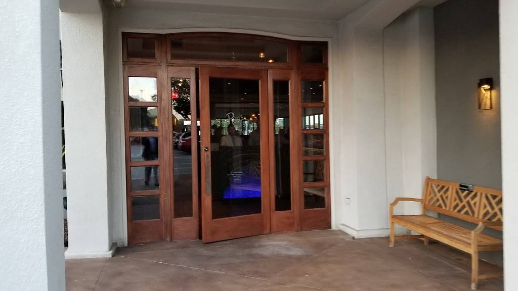 Roys Restaurant | restaurant | 8670 Genesee Ave, San Diego, CA 92122, USA | 8584551616 OR +1 858-455-1616