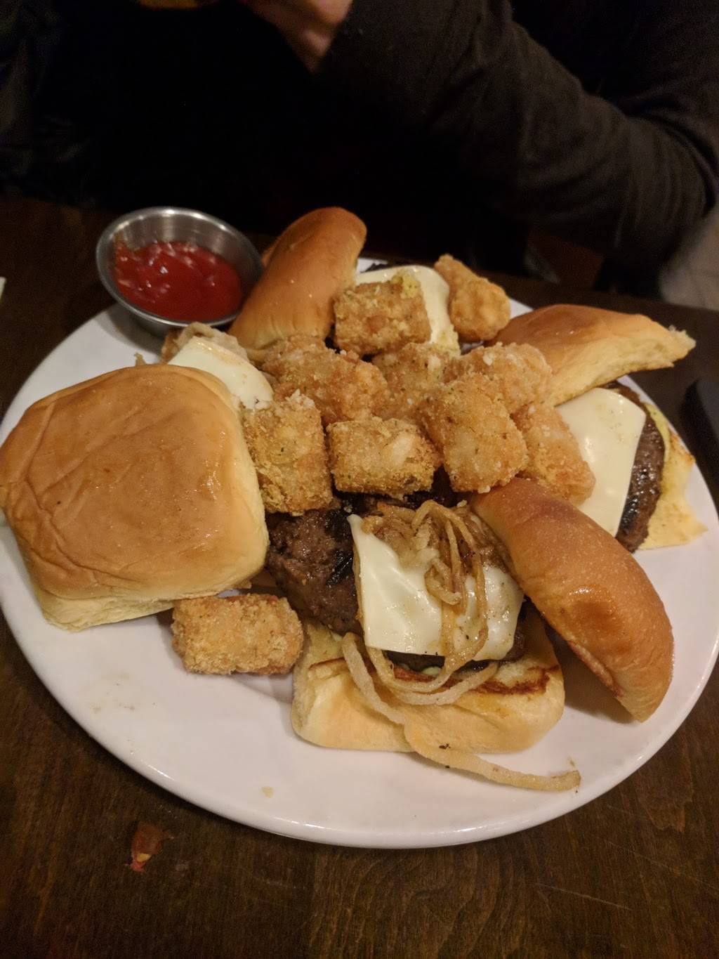 Wood-n-Tap | restaurant | 236 Hartford Turnpike, Vernon, CT 06066, USA | 8608726700 OR +1 860-872-6700