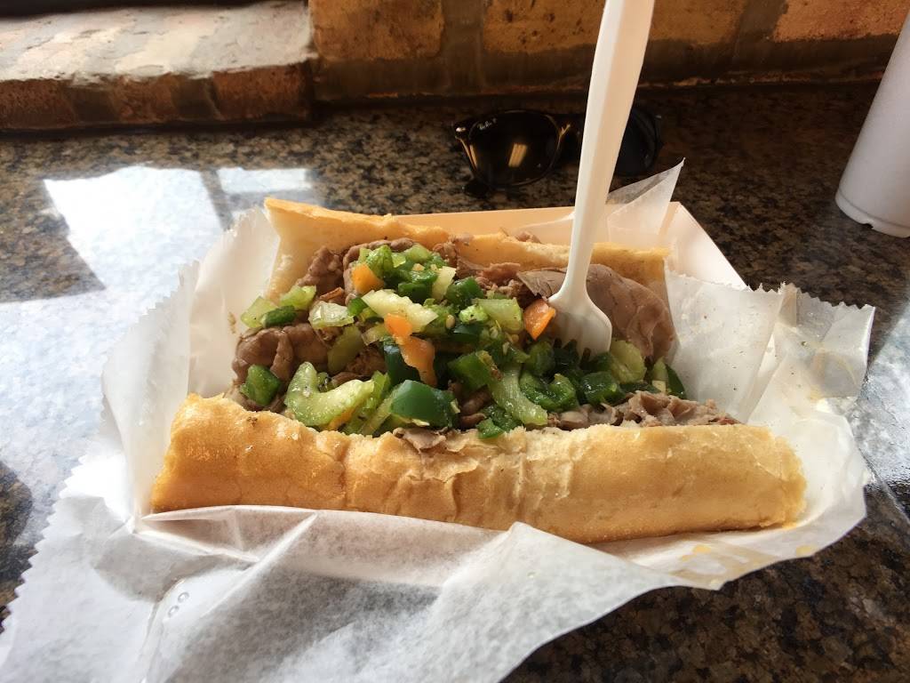 Carms Beef and Italian Ice | restaurant | 1057 W Polk St, Chicago, IL 60607, USA | 3127381046 OR +1 312-738-1046