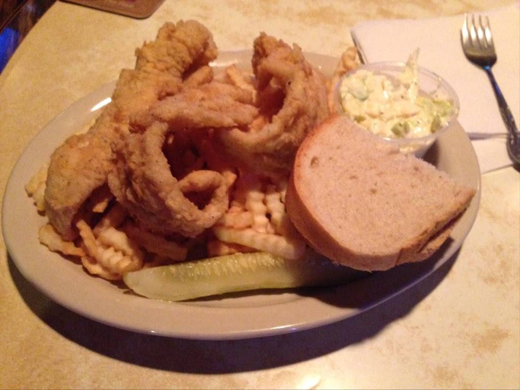 Augies Bar & Grill LLC | restaurant | 206 Willow St, Luxemburg, WI 54217, USA | 9208455030 OR +1 920-845-5030