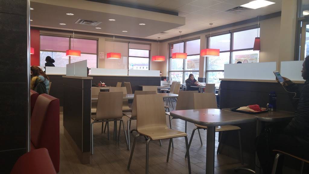 Wendys | restaurant | 2013 D Lawrence Ave W, Toronto, ON M9N 0A3, Canada | 4162351462 OR +1 416-235-1462