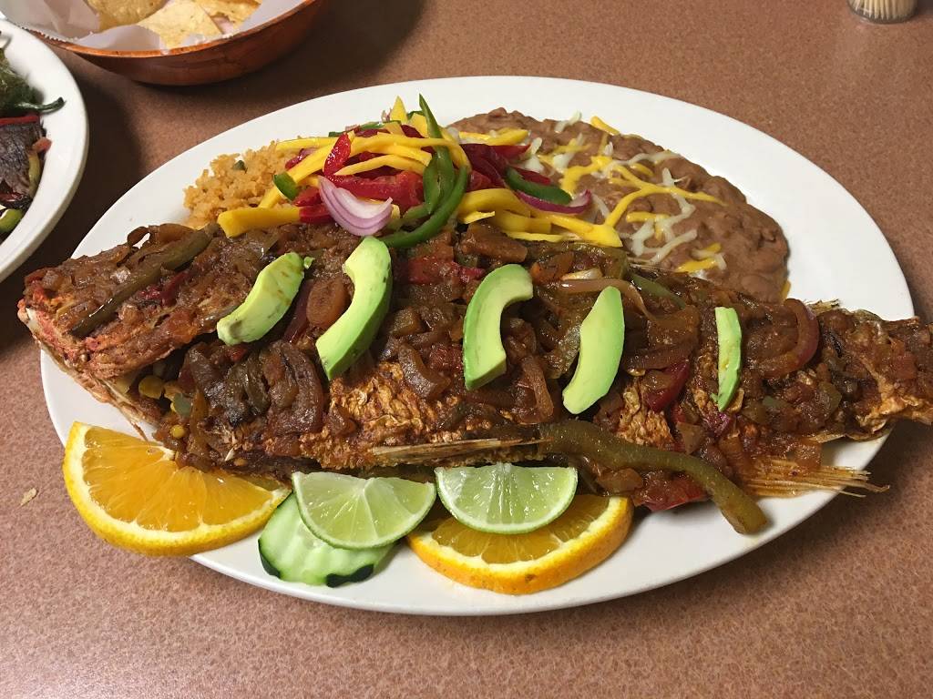 Rafaelas Restaurant | restaurant | 995 Postal Way #120, Vista, CA 92083, USA | 7605363730 OR +1 760-536-3730