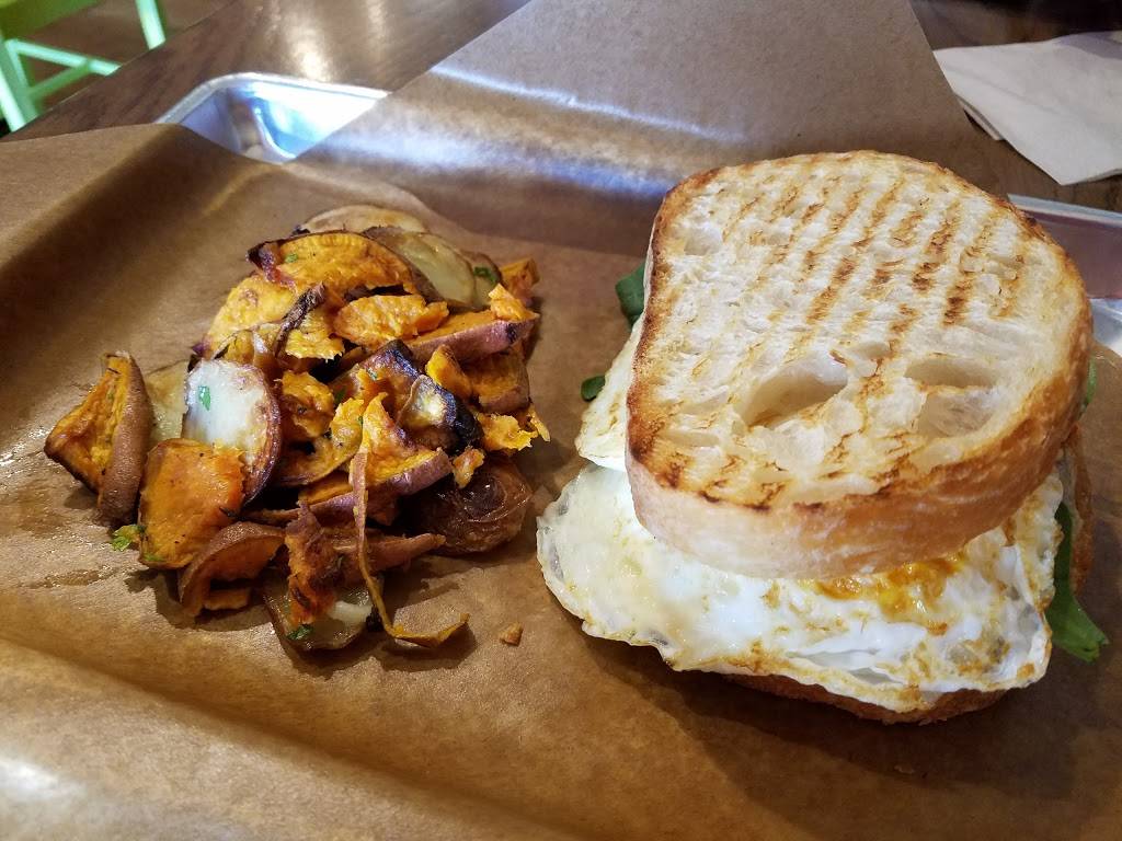 Blackberry Market | cafe | 401 N Main St, Glen Ellyn, IL 60137, USA | 6304749149 OR +1 630-474-9149