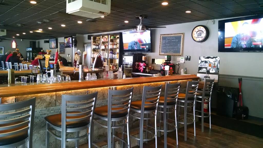 Shootis Bar and Grille | restaurant | 100 Boyce Park Dr, Pittsburgh, PA 15239, USA | 4127939865 OR +1 412-793-9865