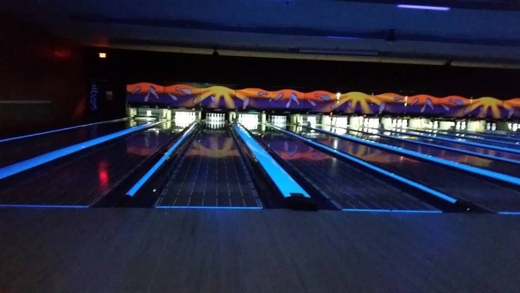 AMF Auburn Lanes | restaurant | 719 Opelika Rd, Auburn, AL 36830, USA | 3348876573 OR +1 334-887-6573