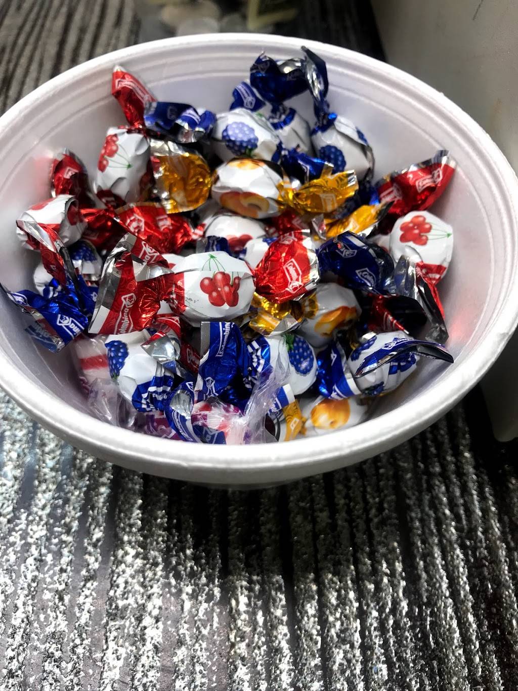 SuperJ J Fish & Chicken | restaurant | 17324 Torrence Ave, Lansing, IL 60438, USA | 7084180788 OR +1 708-418-0788