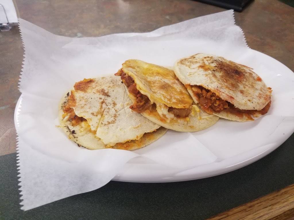 Gorditas El Terre | restaurant | 3 N Addison Rd, Addison, IL 60101, USA | 8152951525 OR +1 815-295-1525
