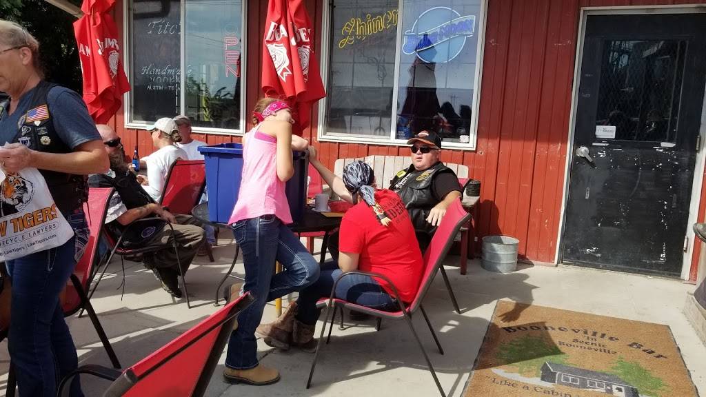 Waveland West | restaurant | 35653 Ute Ave, Booneville, IA 50038, USA | 5159871038 OR +1 515-987-1038