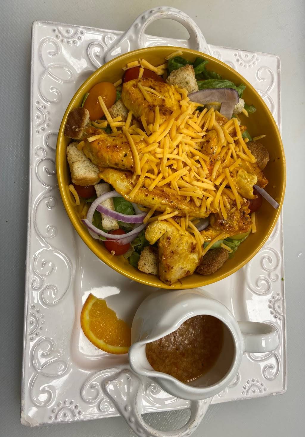 Paradise Grille & Pub | restaurant | 2400 S Ridgewood Ave, South Daytona, FL 32117, USA | 3862655944 OR +1 386-265-5944