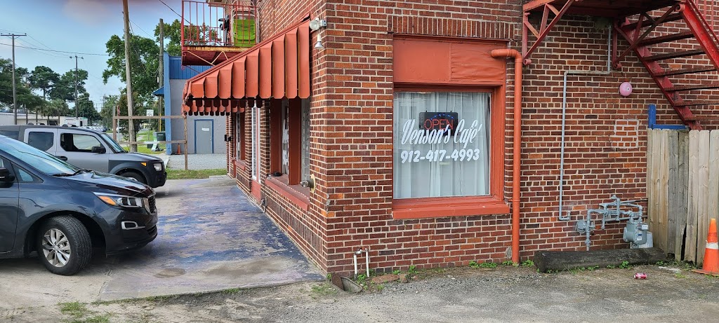 Vensons Cafe | restaurant | 3 E Lathrop Ave, Savannah, GA 31415, USA | 9124174993 OR +1 912-417-4993