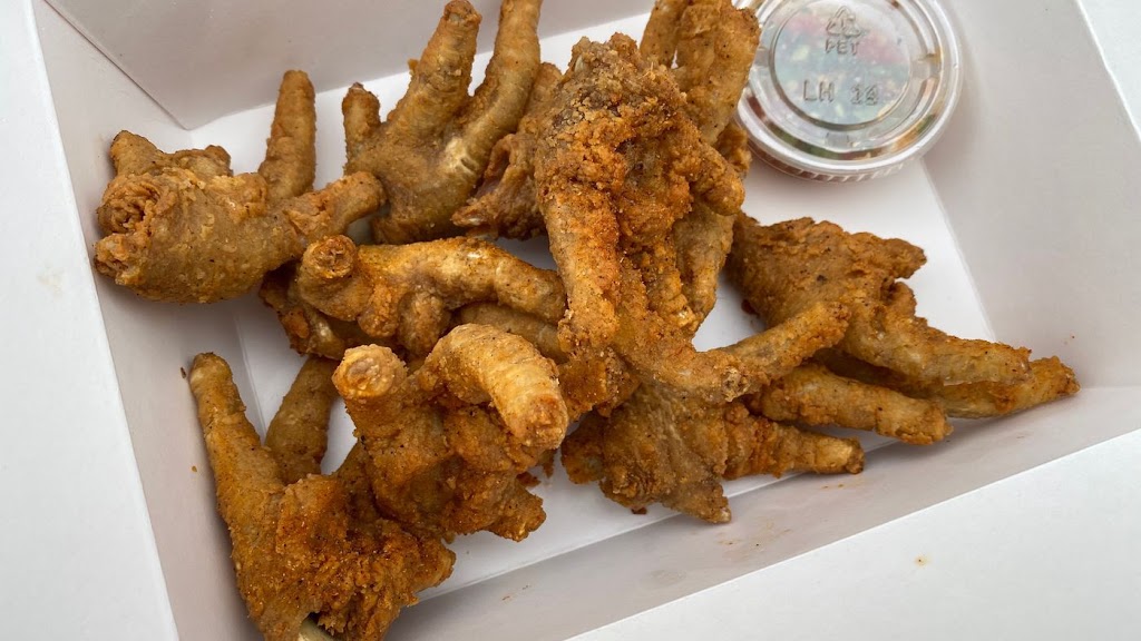 Knoll Gas and Fried Chicken Feet | restaurant | 110 Decatur Pines Dr, Decatur, MI 49045, USA | 2697824242 OR +1 269-782-4242