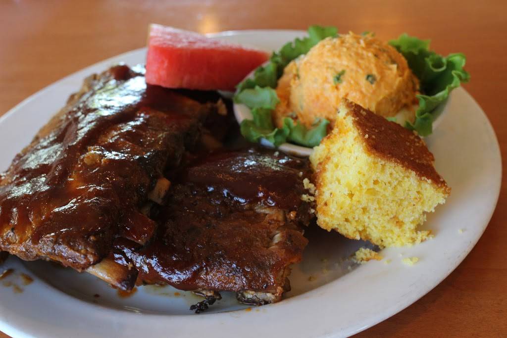 Noon Hill Grill | restaurant | 530 Main St, Medfield, MA 02052, USA | 5083599155 OR +1 508-359-9155