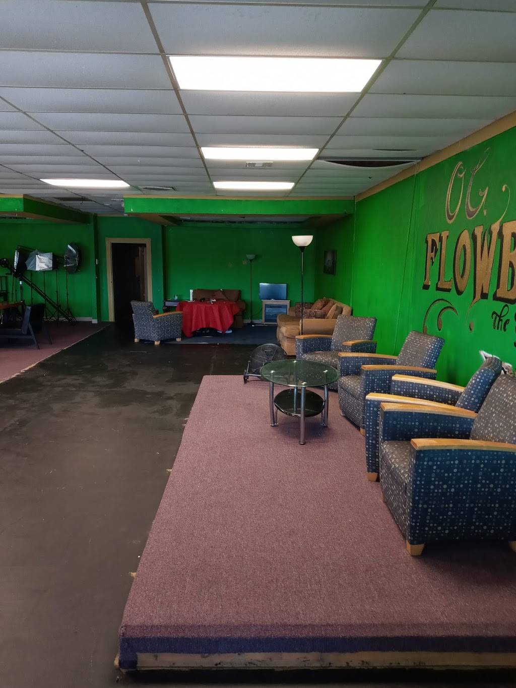 Green Room Soul Food Steakhouse | restaurant | 4428 SE 44th St suite A, Oklahoma City, OK 73135, USA | 4059003460 OR +1 405-900-3460