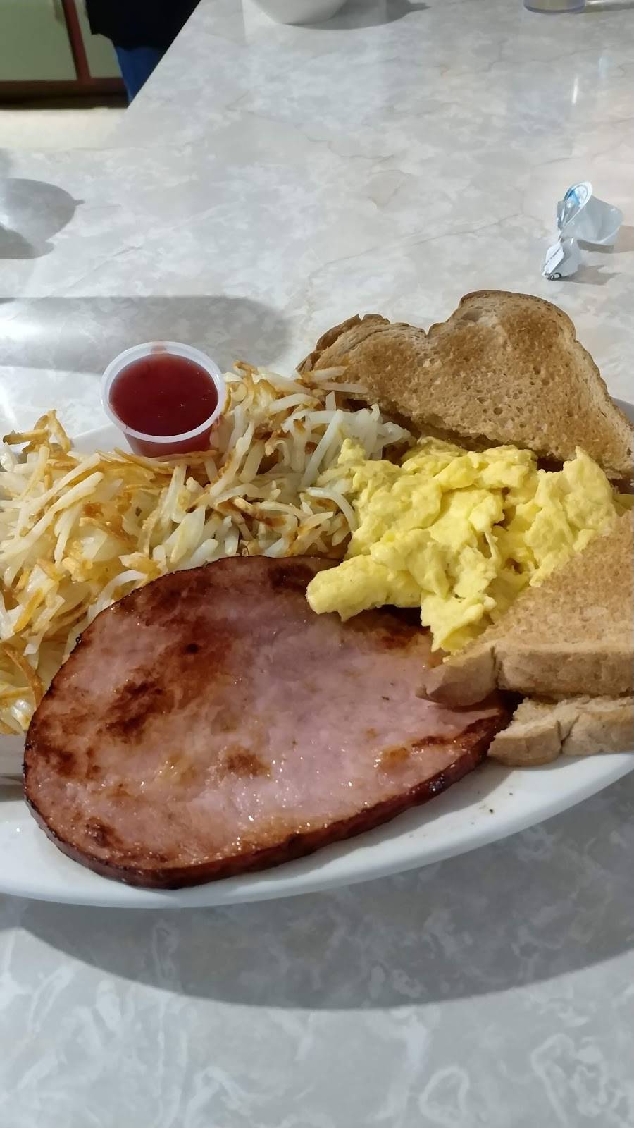 Lauras Cafe | restaurant | 6694 State Rd 17, Rhinelander, WI 54501, USA | 7152721616 OR +1 715-272-1616