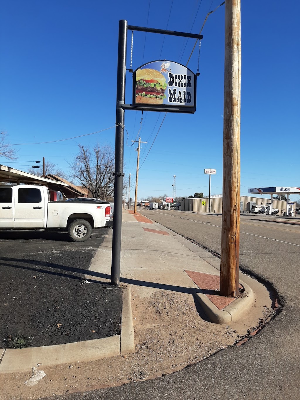 Dixie Maid Drive In | restaurant | 1618 Easly St, Paducah, TX 79248, USA | 8064923460 OR +1 806-492-3460