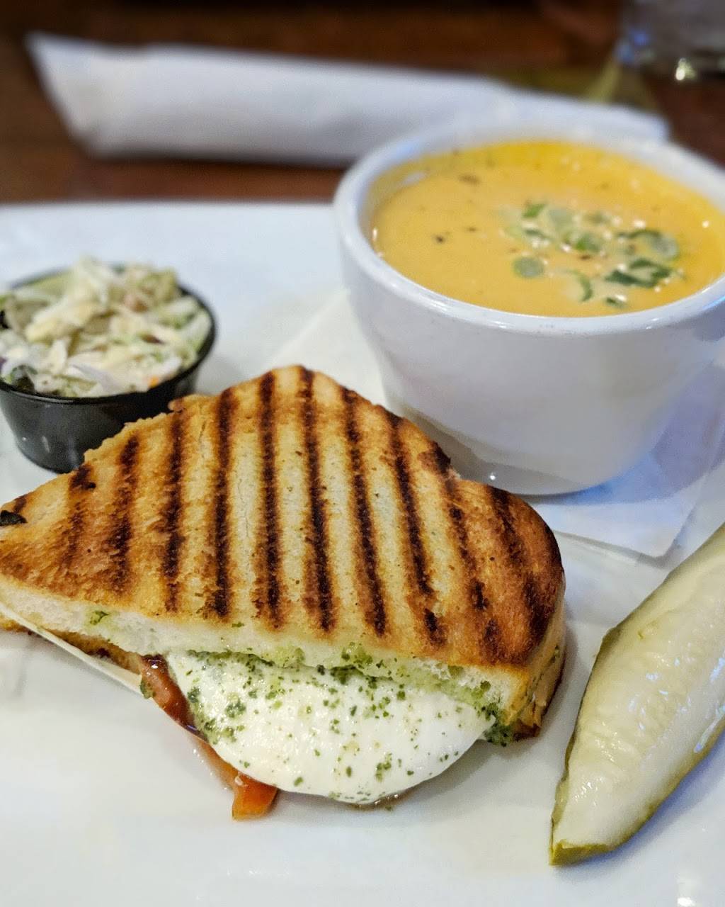 Monarch Brewing Company | restaurant | 212 S Independence St, Monticello, IL 61856, USA | 2176311141 OR +1 217-631-1141