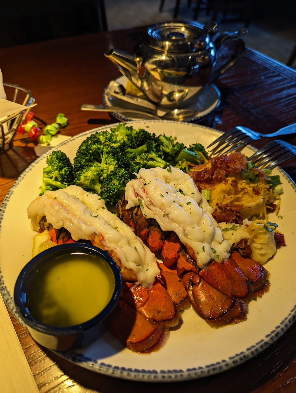 Red Lobster | restaurant | 212 E Neider Ave, Coeur dAlene, ID 83815, USA | 2086673369 OR +1 208-667-3369