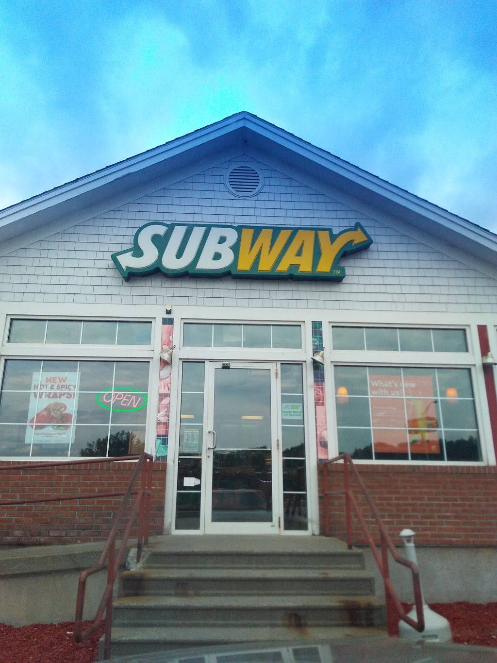 Subway | restaurant | 96 Western Ave, Newport, VT 05855, USA | 8023345546 OR +1 802-334-5546