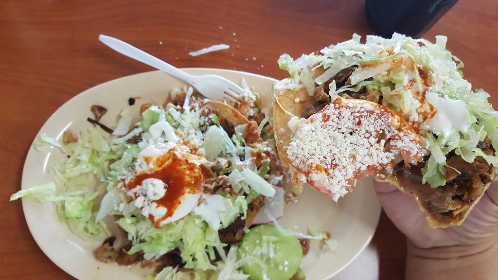 Tacos El Tapatio | restaurant | 10911 Atlantic Ave, Lynwood, CA 90262, USA | 3106354950 OR +1 310-635-4950