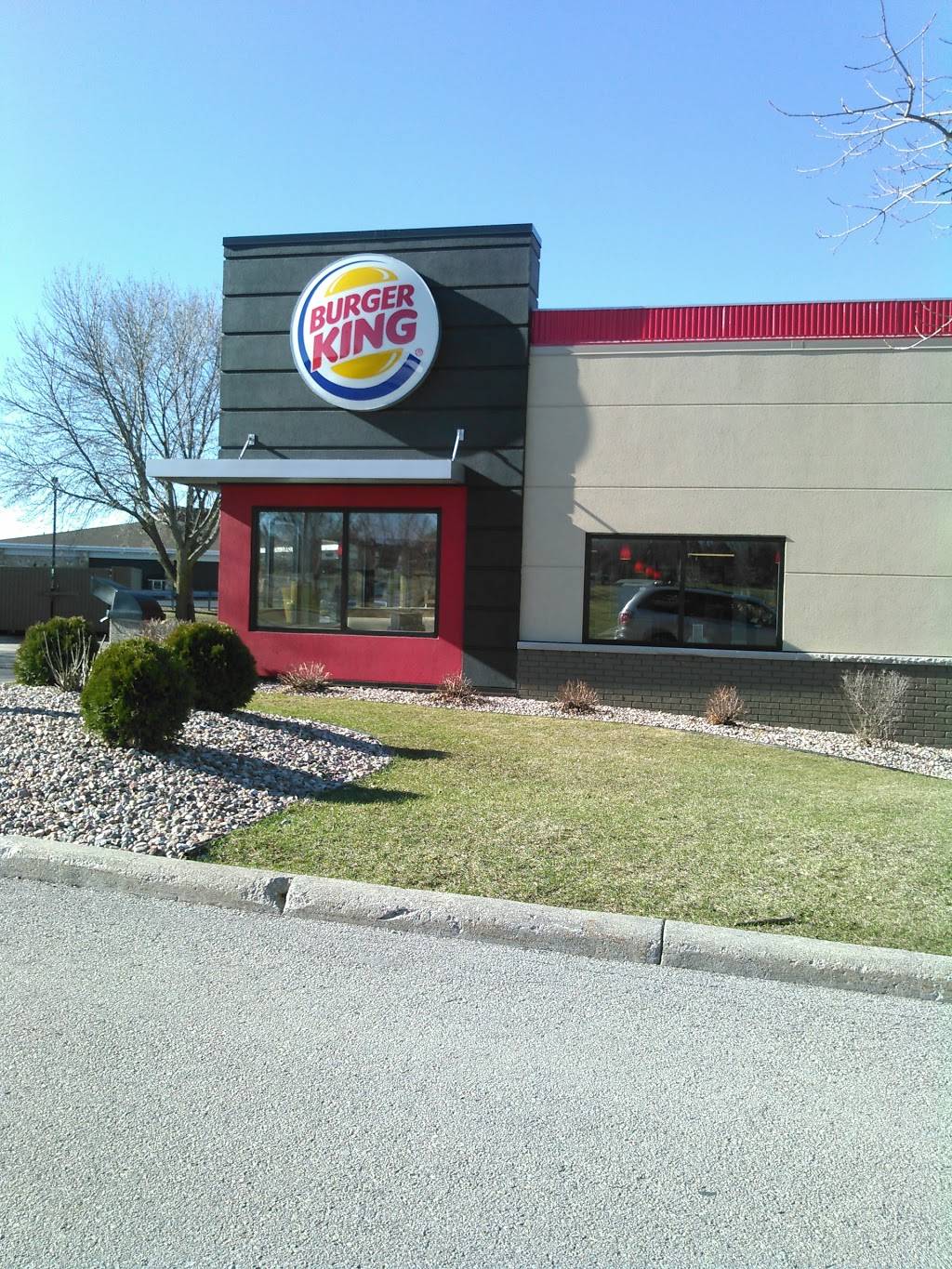 Burger King | restaurant | 2219 Main St, Green Bay, WI 54302, USA | 9204658510 OR +1 920-465-8510
