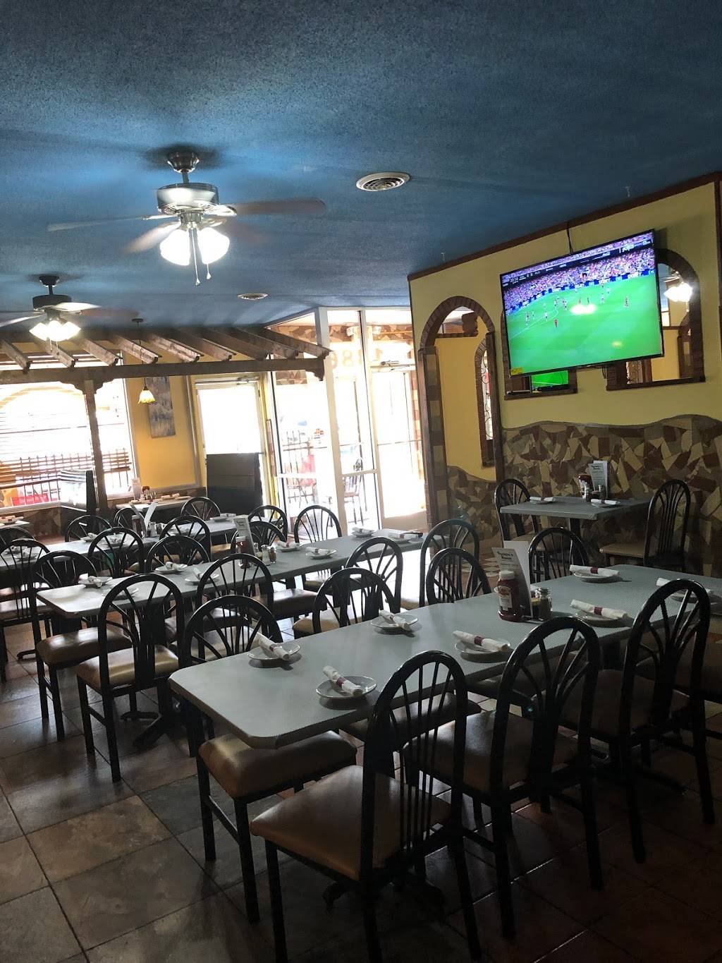 Varietes house | restaurant | 1386 Dolly Parton Pkwy, Sevierville, TN 37862, USA | 8653661302 OR +1 865-366-1302