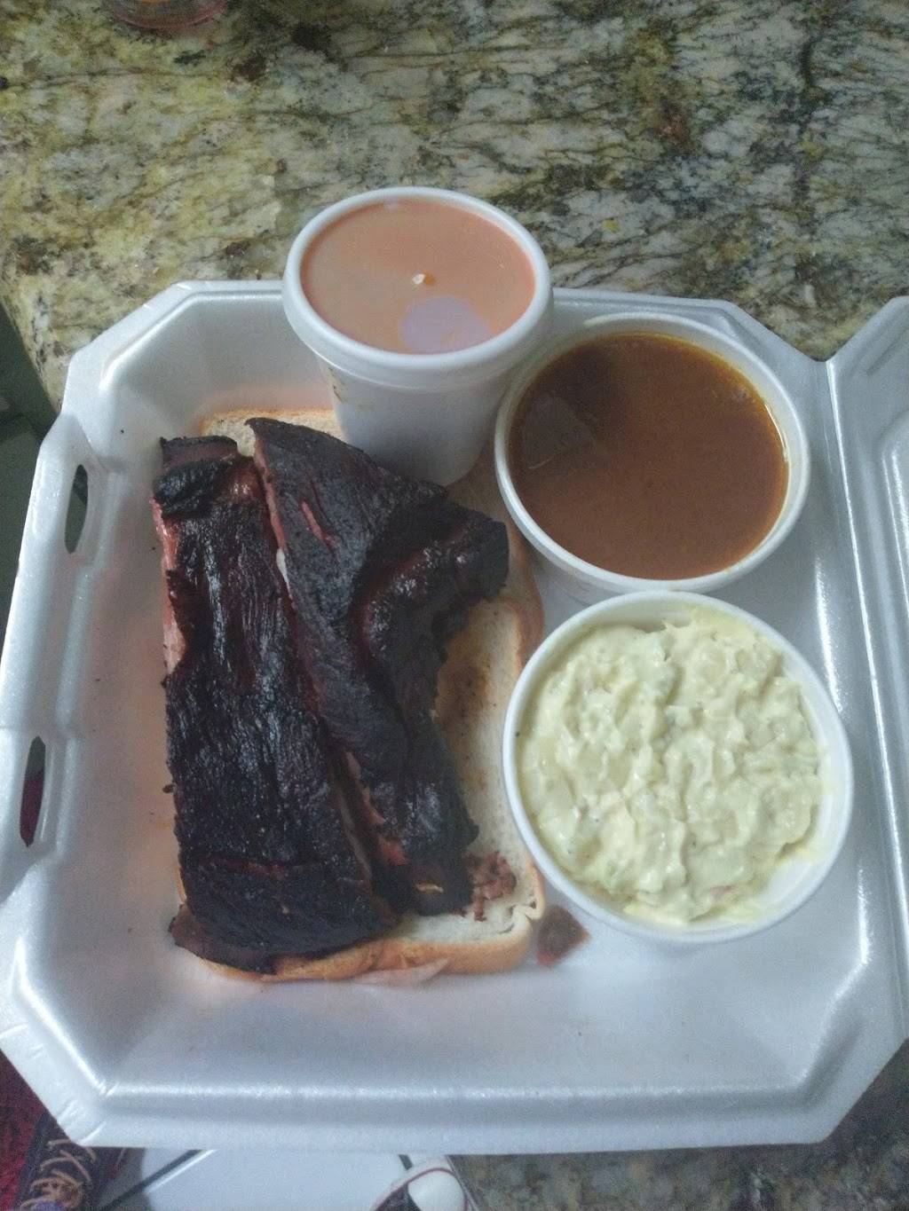 Bar BQ Queen | restaurant | 1267 N Highland Ave, Clearwater, FL 33755, USA | 7276439844 OR +1 727-643-9844