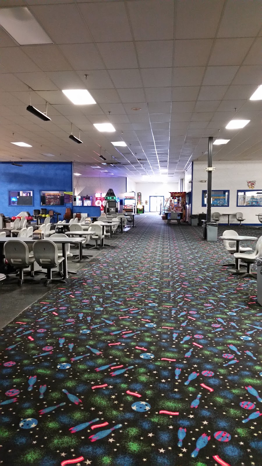 Newport Entertainment Center (N.E.Cs) | restaurant | 26 Main St, Newport, ME 04953, USA | 2073682490 OR +1 207-368-2490