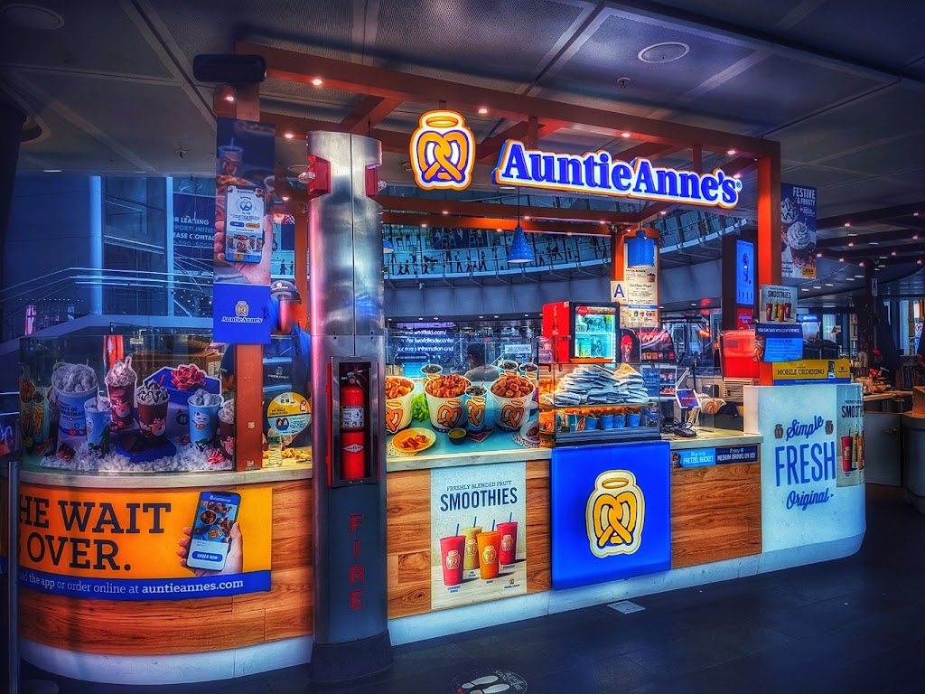 Auntie Annes | restaurant | 200 Broadway, New York, NY 10038, USA | 2125663500 OR +1 212-566-3500