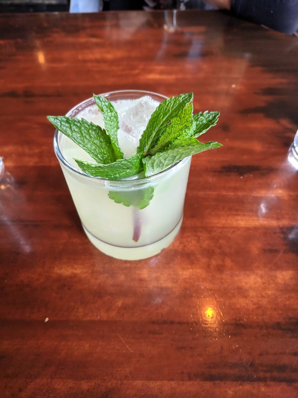 Scofflaw | restaurant | 3201 W Armitage Ave, Chicago, IL 60647, USA | 7732529700 OR +1 773-252-9700