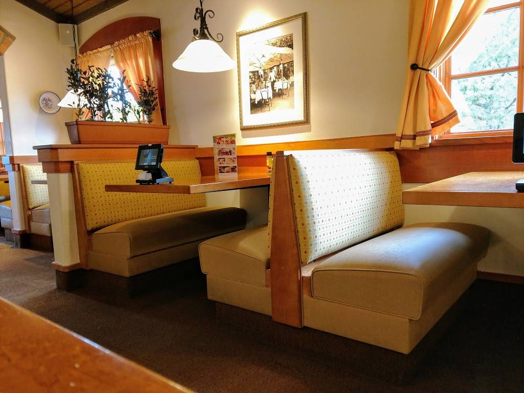 Olive Garden Italian Restaurant | meal takeaway | 1013 County St, Taunton, MA 02780, USA | 5088849922 OR +1 508-884-9922