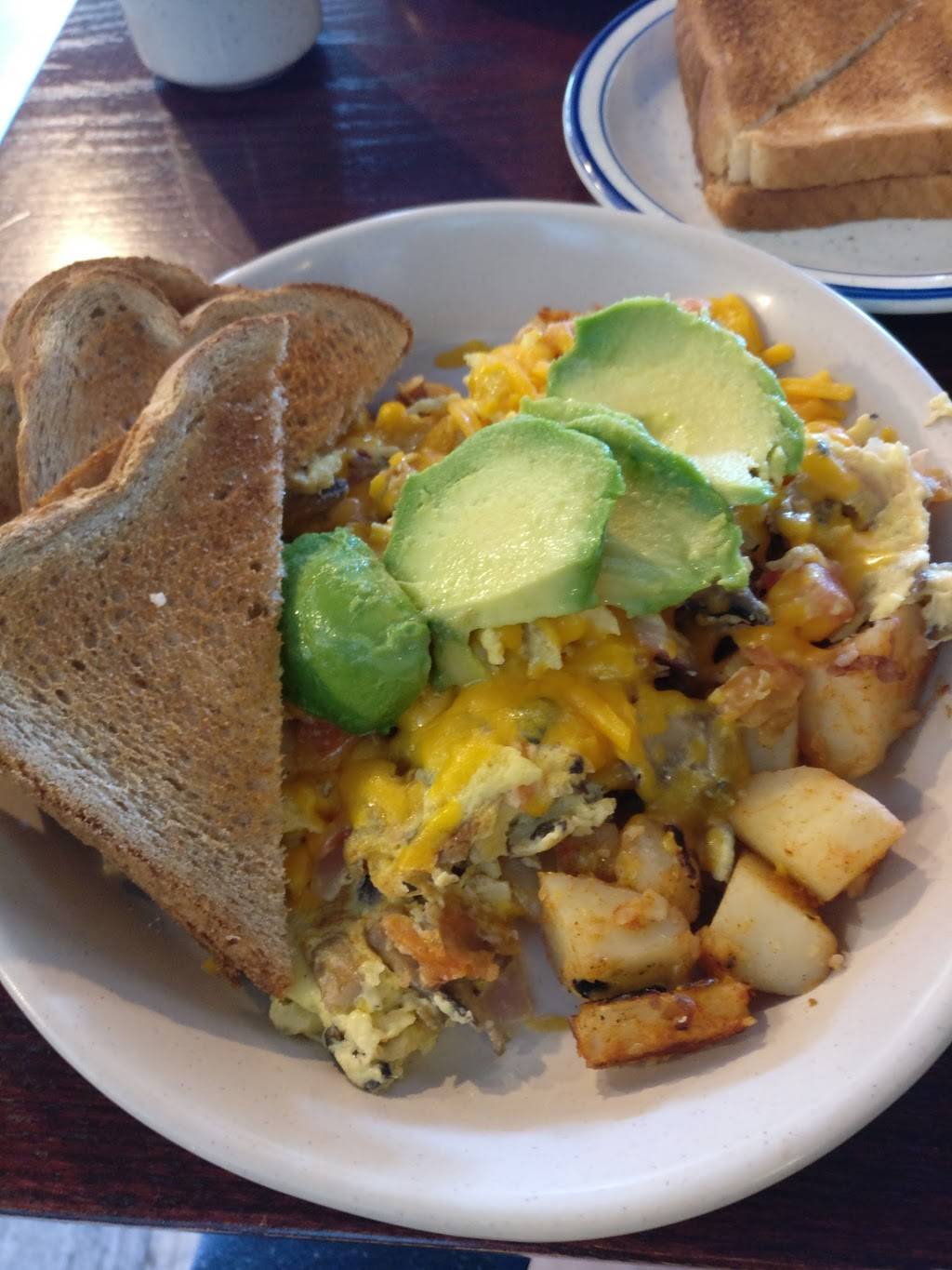 Pelton Cafe | restaurant | 194 Pelton Center Way, San Leandro, CA 94577, USA | 5104830943 OR +1 510-483-0943