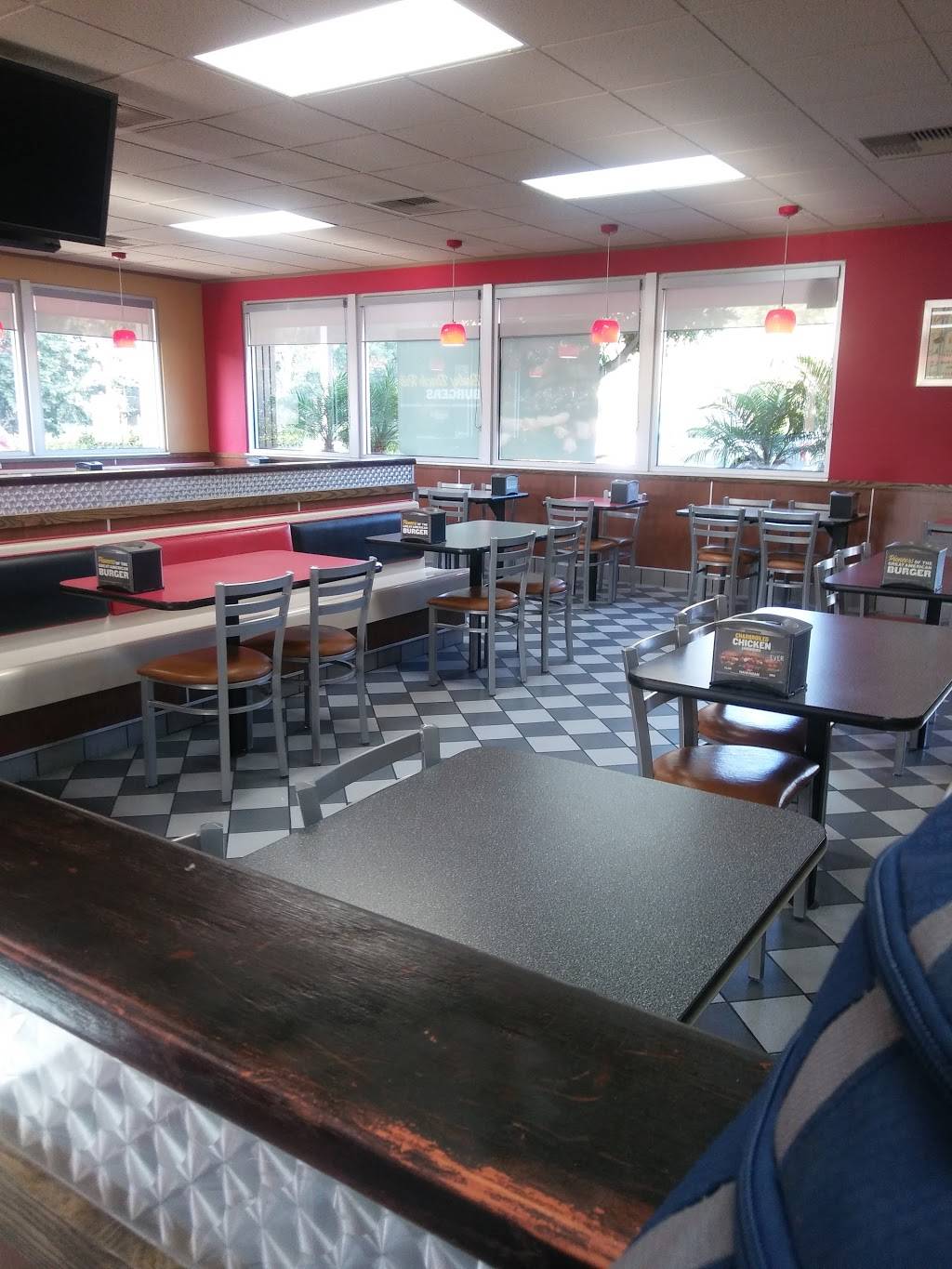 Carls Jr. | restaurant | 660 Hacienda Dr, Vista, CA 92081, USA | 7607320605 OR +1 760-732-0605