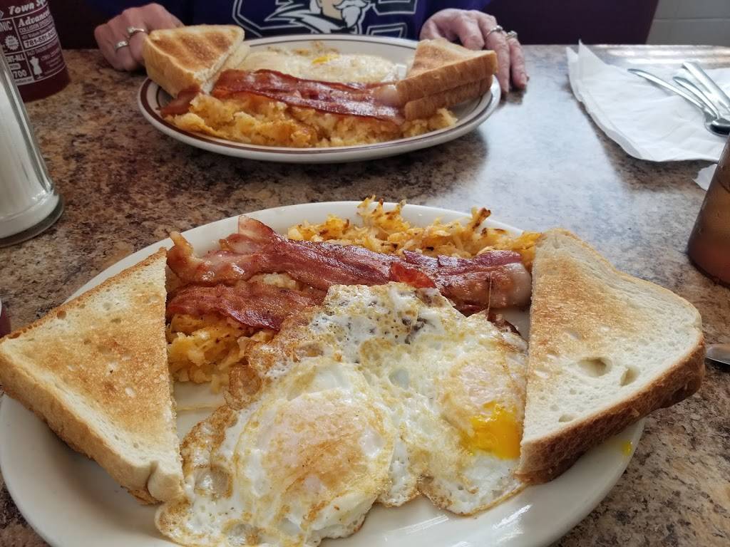 Norwood Town Square Diner | restaurant | 164 Nahatan St, Norwood, MA 02062, USA | 7817627085 OR +1 781-762-7085