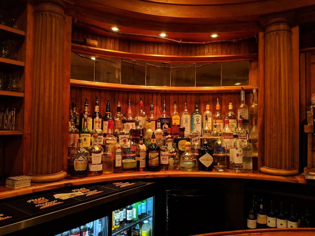 Village Tavern | restaurant | 110 Alfred Rd, Kennebunk, ME 04043, USA | 2076047954 OR +1 207-604-7954