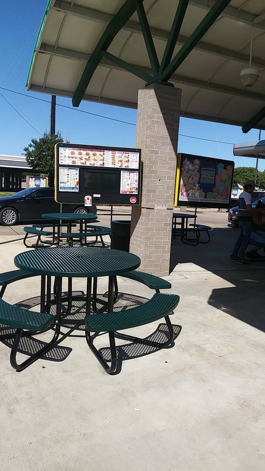 Sonic Drive-In | restaurant | 6202 Broadway Blvd, Garland, TX 75043, USA | 9722032993 OR +1 972-203-2993