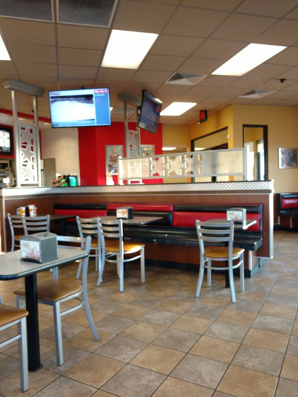 Hardees | restaurant | 2500 Needmore Rd, Dayton, OH 45414, USA | 9372783661 OR +1 937-278-3661