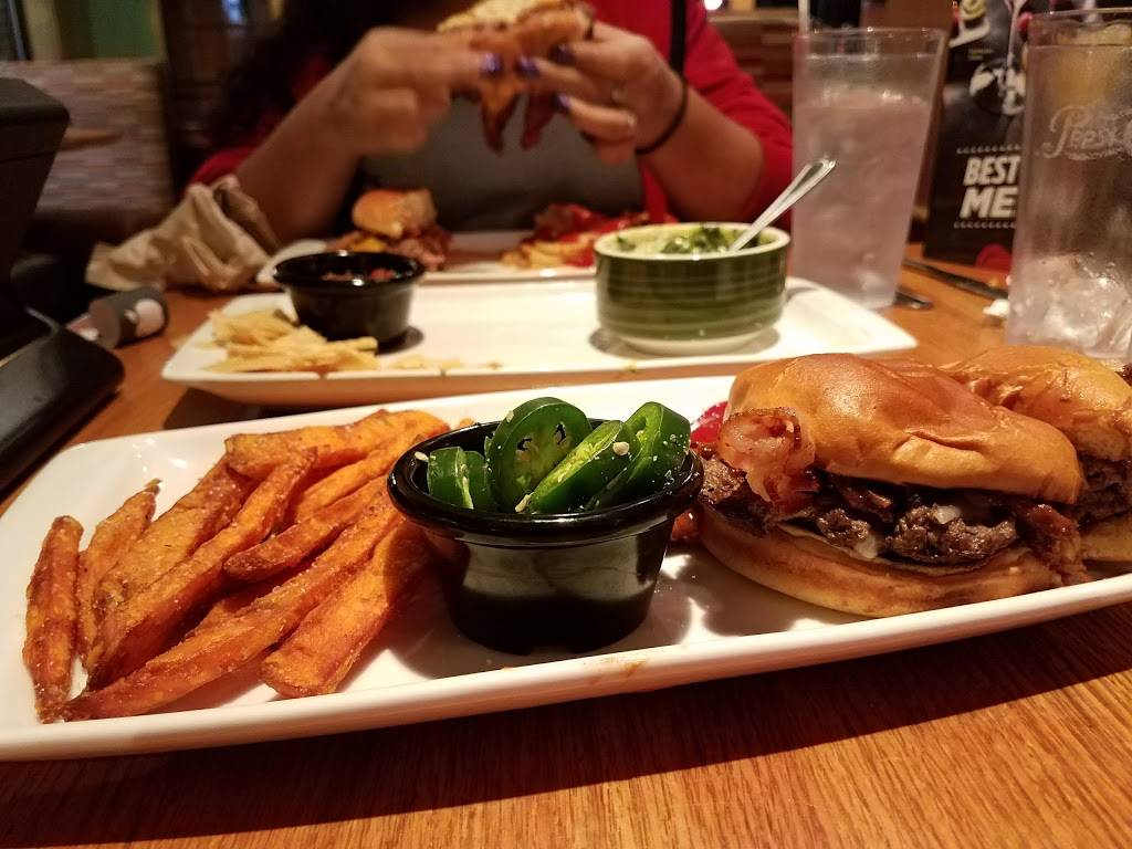 Applebees Grill + Bar | restaurant | 614 N Valley Mills Dr, Waco, TX 76710, USA | 2547519084 OR +1 254-751-9084