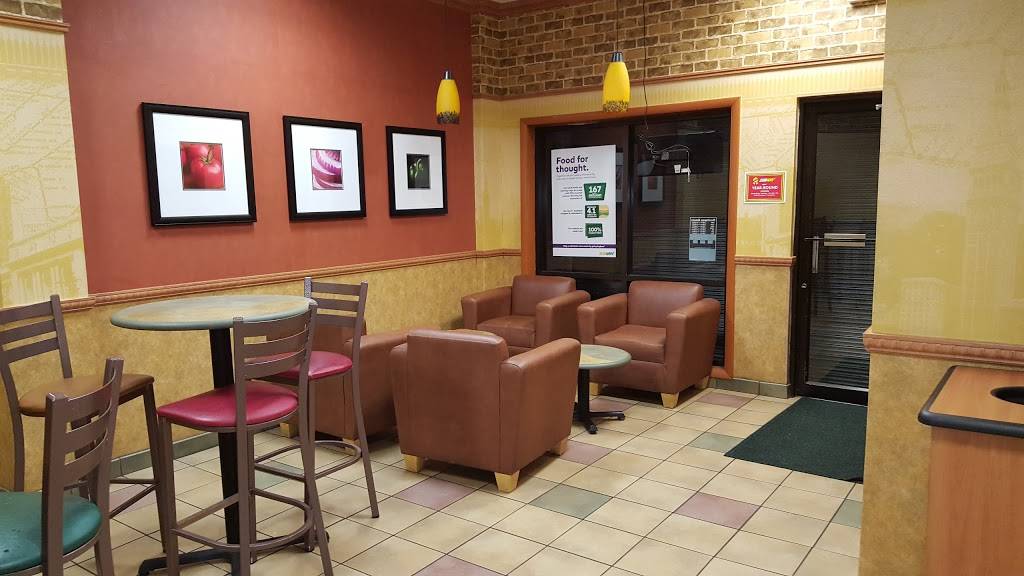Subway Restaurants | restaurant | 8417 Old Courthouse Rd B, Vienna, VA 22182, USA | 7038830636 OR +1 703-883-0636