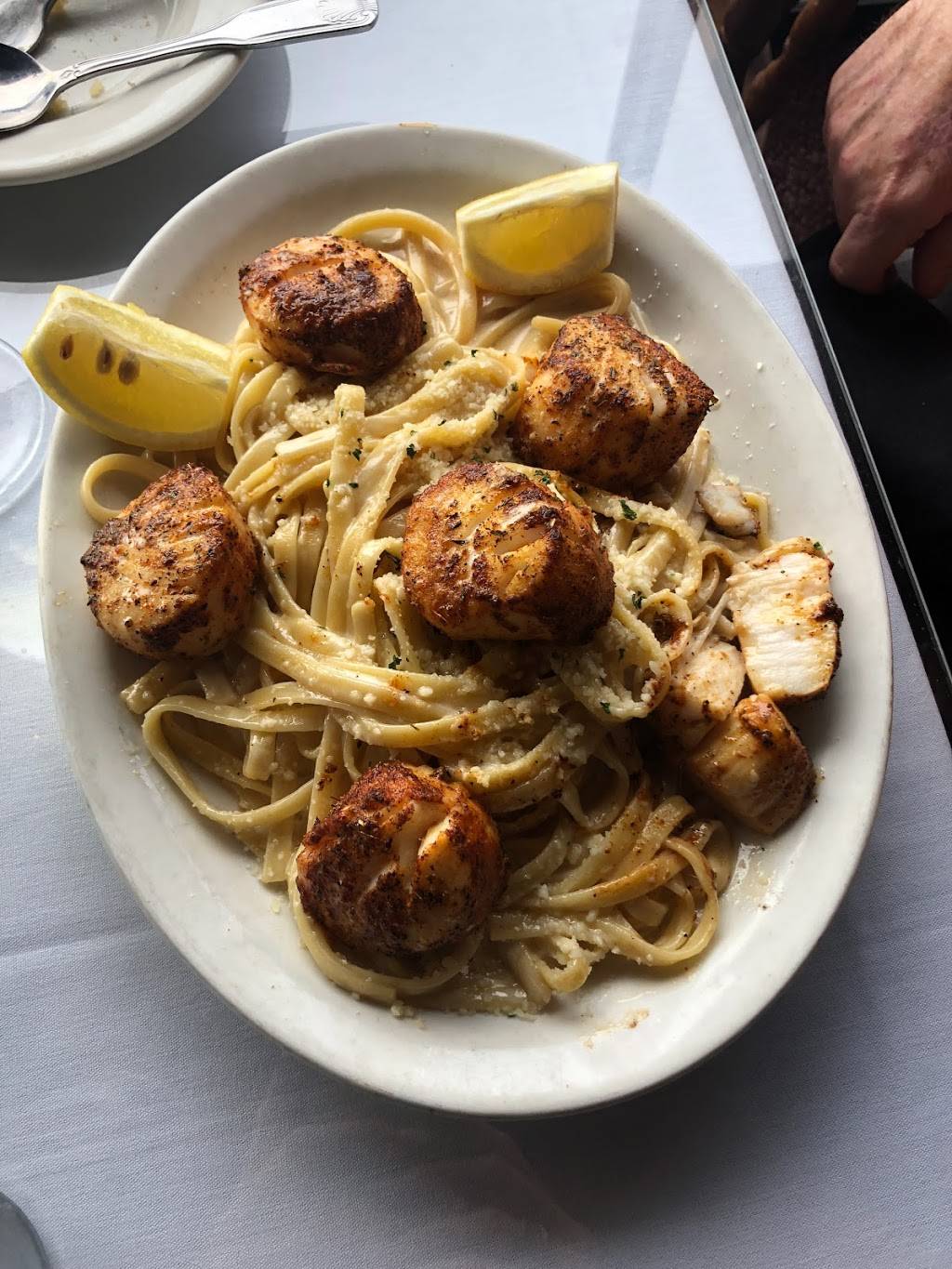 Waterfront | restaurant | 7660 S Tamiami Trail, Sarasota, FL 34231, USA | 9419211916 OR +1 941-921-1916