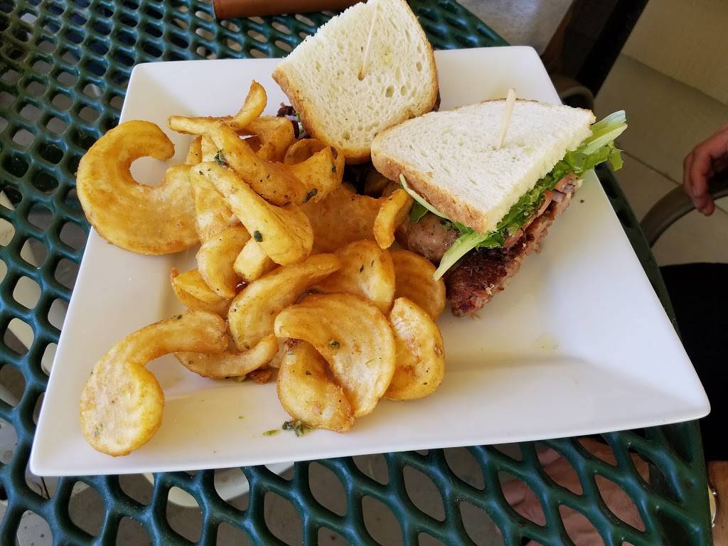 Patricios Grill & Pasta | restaurant | 14700 Elizabeth Lake Rd, Lake Hughes, CA 93532, USA | 6619654329 OR +1 661-965-4329