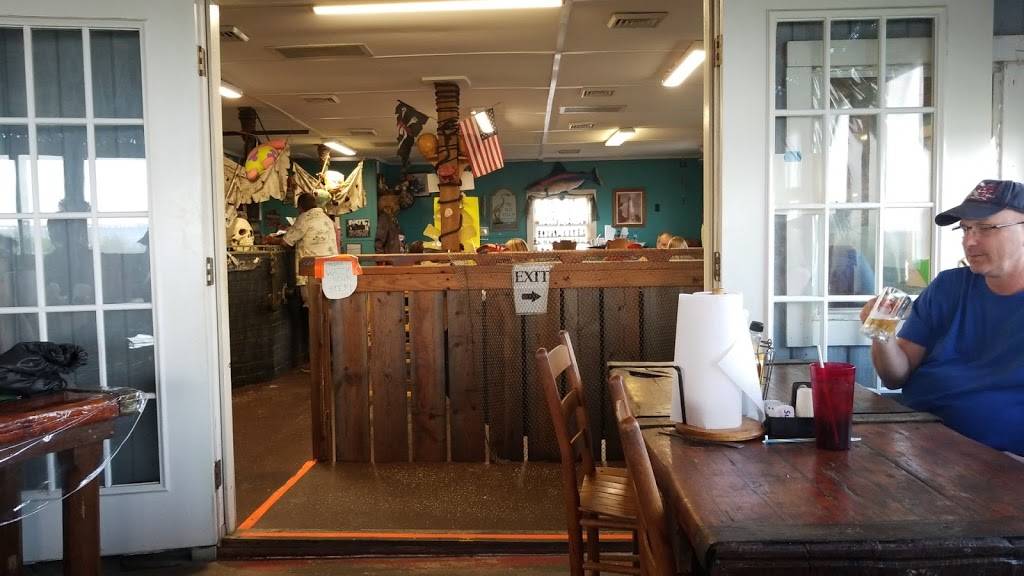 Crusty Crab Seafood Shack | restaurant | 2118 Harbor Dr, Greenbackville, VA 23356, USA | 7578245437 OR +1 757-824-5437