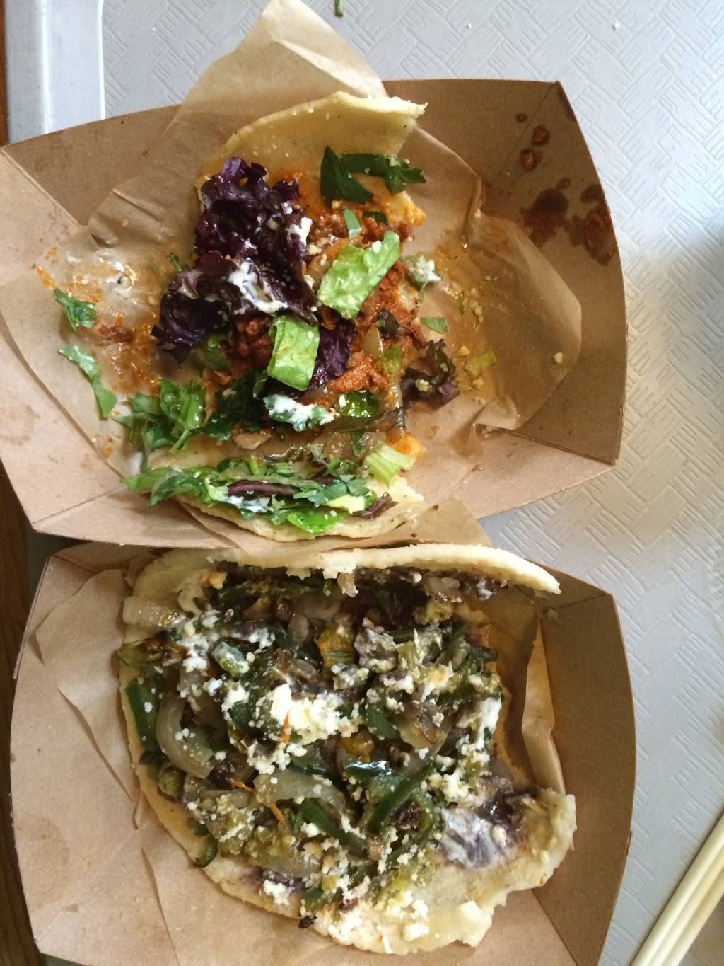 Mixto Comida Latina | restaurant | 2827 Hyperion Ave, Los Angeles, CA 90027, USA | 3236681818 OR +1 323-668-1818