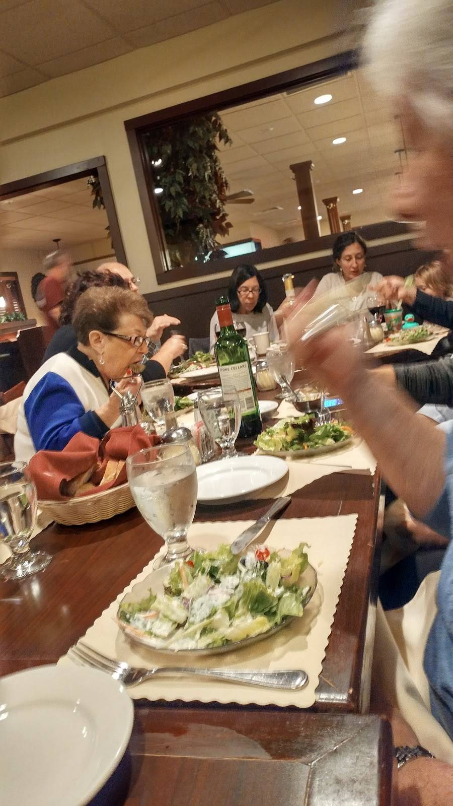 Avanti Restaurant | restaurant | 34 River Rd, Meriden, CT 06451, USA | 2034409990 OR +1 203-440-9990