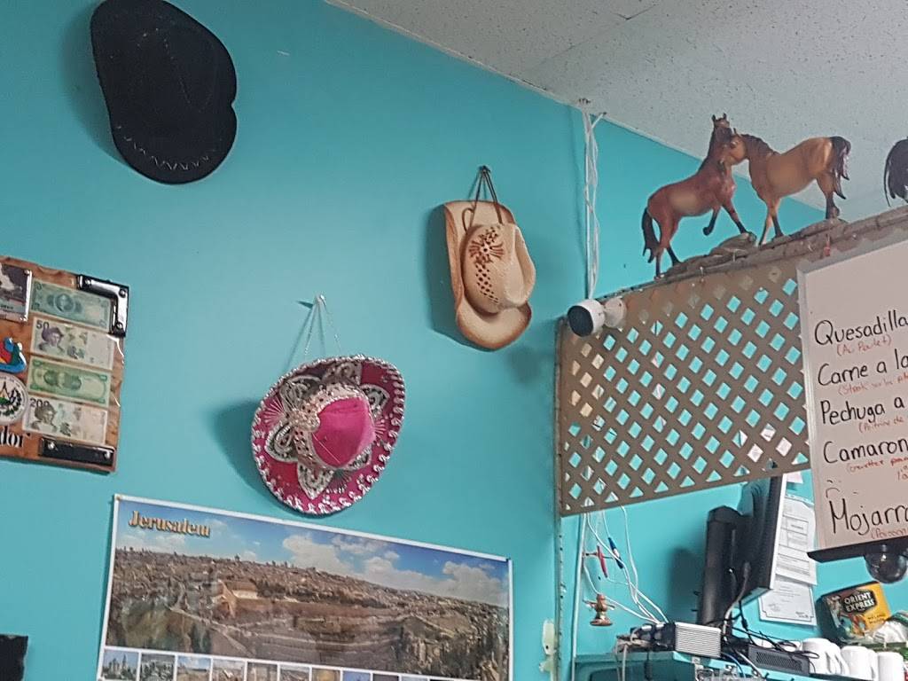 Restaurant Deli-Nachos | restaurant | 111 Rue Lachapelle E, Saint-Rémi, QC J0L 2L0, Canada | 4389898197 OR +1 438-989-8197