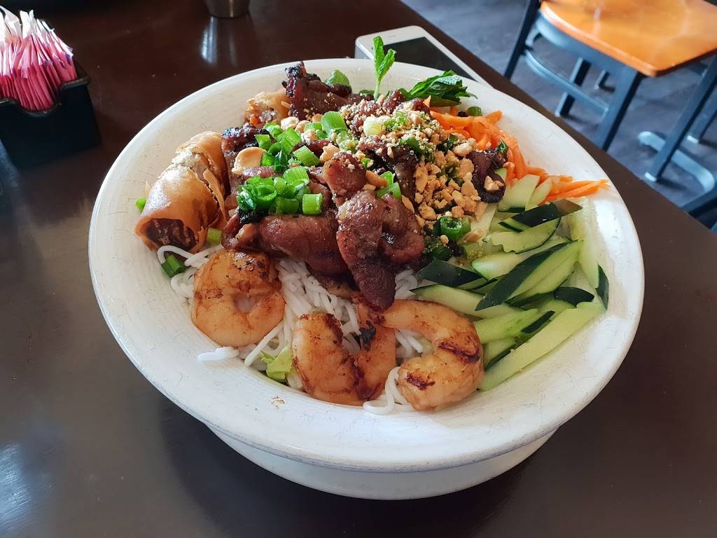 VII Asian Bistro | restaurant | 2900 N Classen Blvd G, Oklahoma City, OK 73106, USA | 4056042939 OR +1 405-604-2939