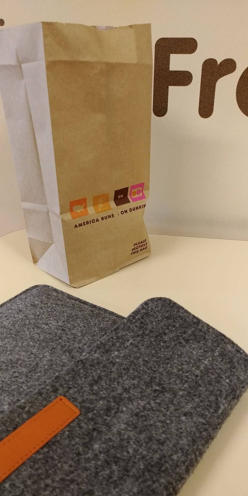 Dunkin Donuts | cafe | 9781 W Higgins Rd, Rosemont, IL 60018, USA | 8473189314 OR +1 847-318-9314