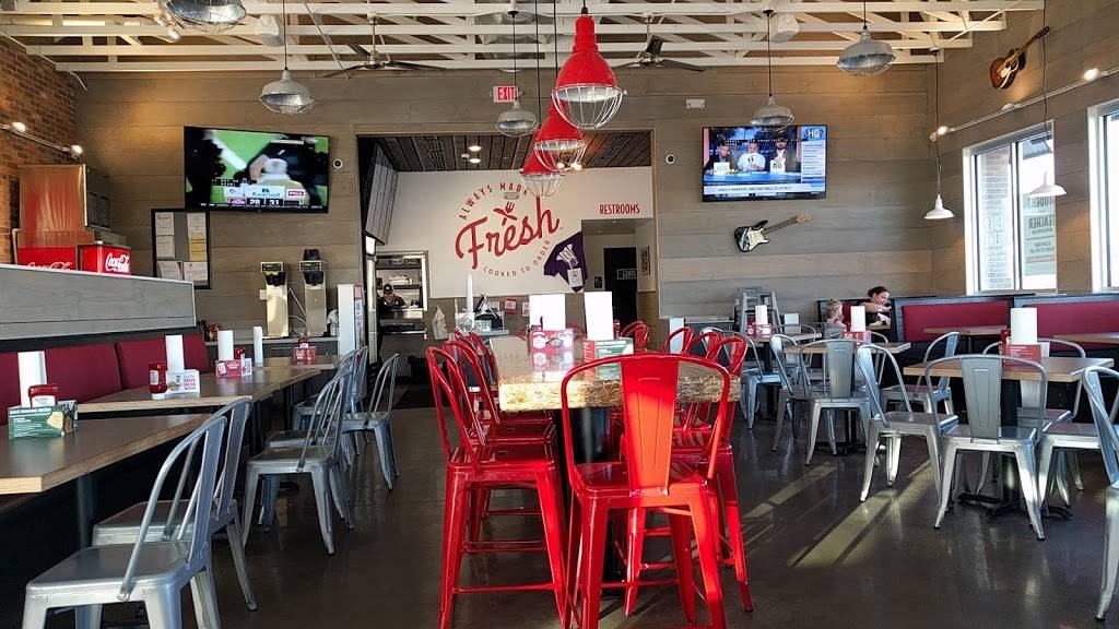 Slim Chickens | restaurant | 2313 N Greenwich Rd, Wichita, KS 67226, USA | 3166369263 OR +1 316-636-9263